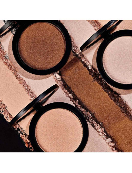 Youngblood Light Reflecting Highlighter Quartz Хайлайтер
